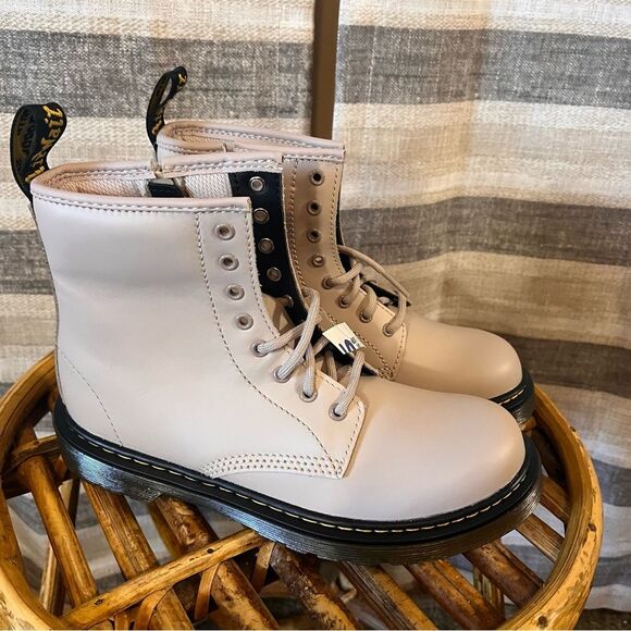 Doc Martens Vintage Taupe Combat Boots Size‎ 3 - Picture 1 of 9